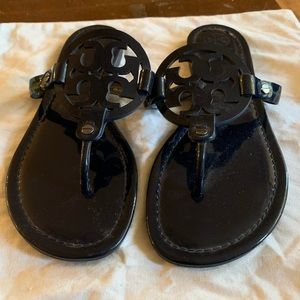 Tory Burch Miller sandals - size 9 - navy patent
